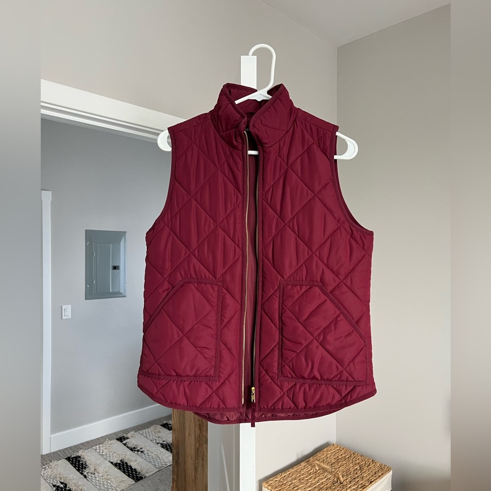 J crew maroon puffy vest size M